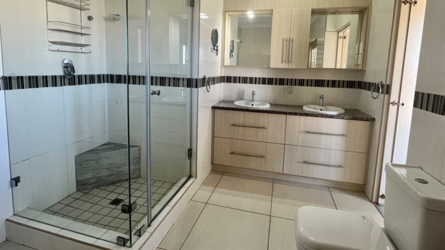 4 Bedroom Property for Sale in Monte Christo Western Cape